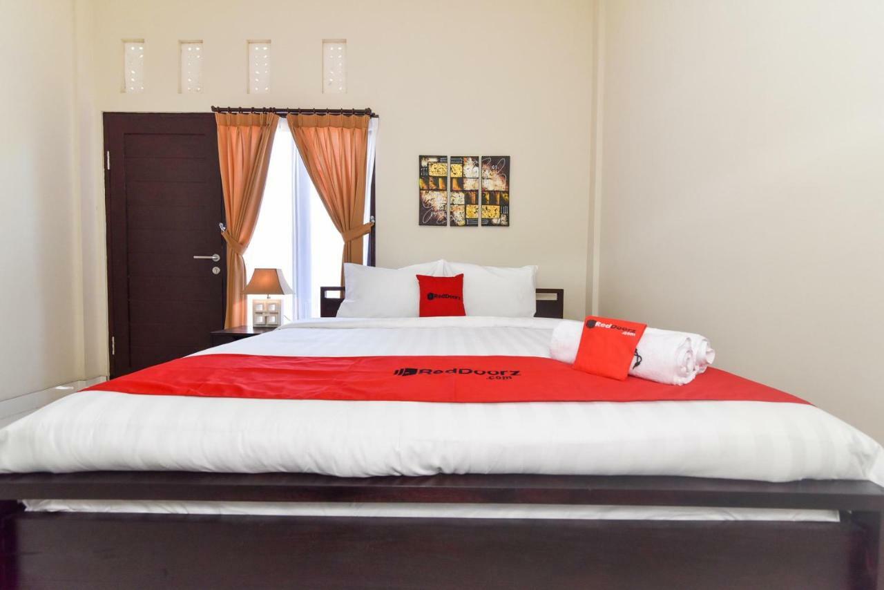 Reddoorz Plus Near Jalan Imam Bonjol Denpasar Seminyak  Exterior photo