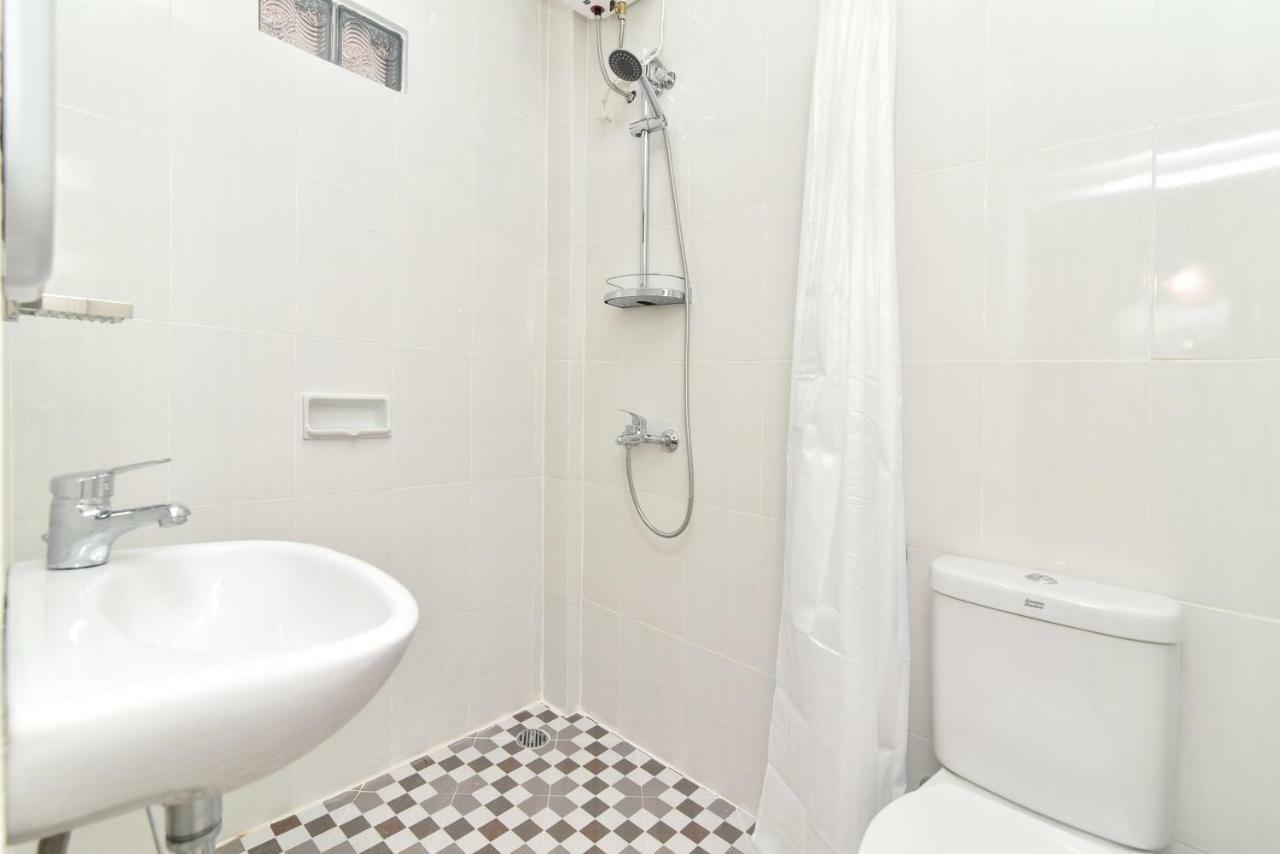 Reddoorz Plus Near Jalan Imam Bonjol Denpasar Seminyak  Exterior photo