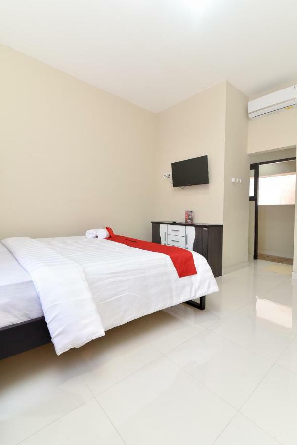 Reddoorz Plus Near Jalan Imam Bonjol Denpasar Seminyak  Exterior photo